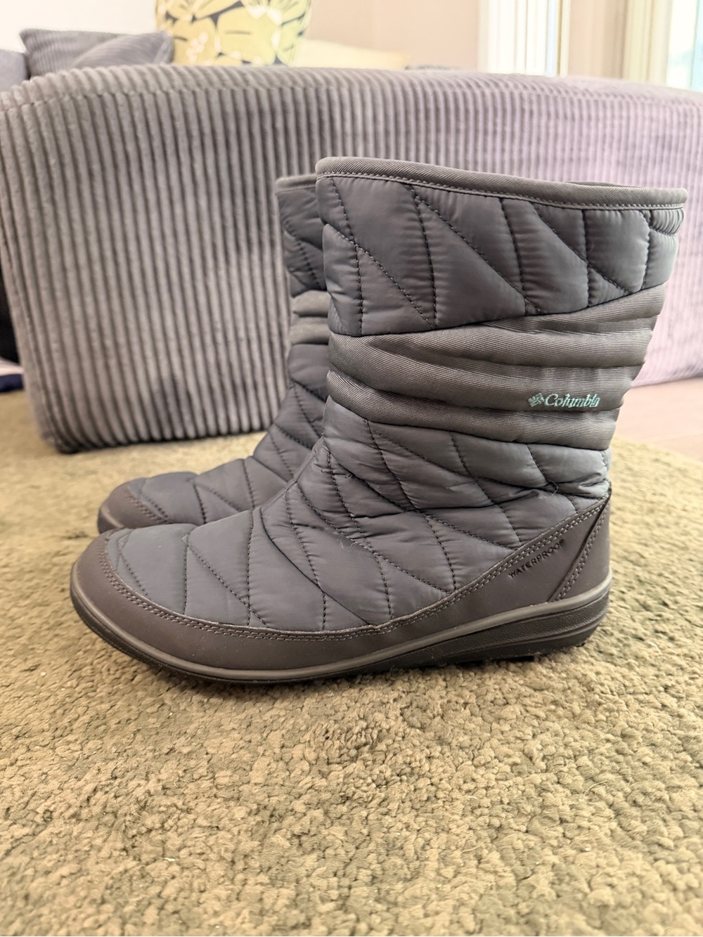 Columbia Quilted Gray Insulated Winter Boots